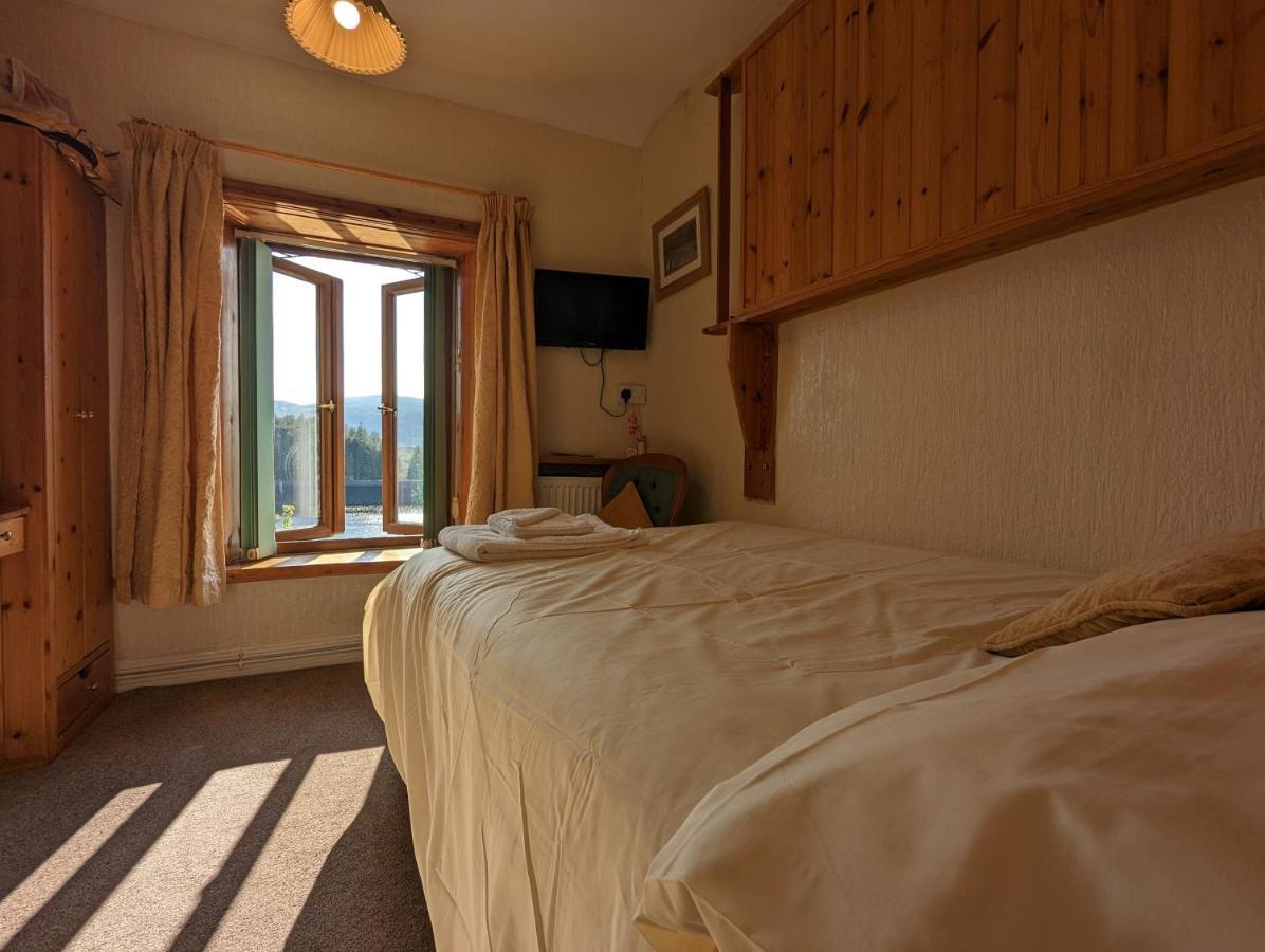 Bryn Elltyd Eco House Pensionat Blaenau Ffestiniog Exteriör bild