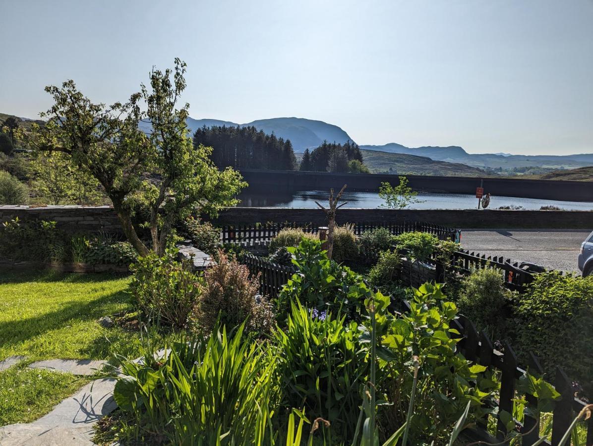 Bryn Elltyd Eco House Pensionat Blaenau Ffestiniog Exteriör bild