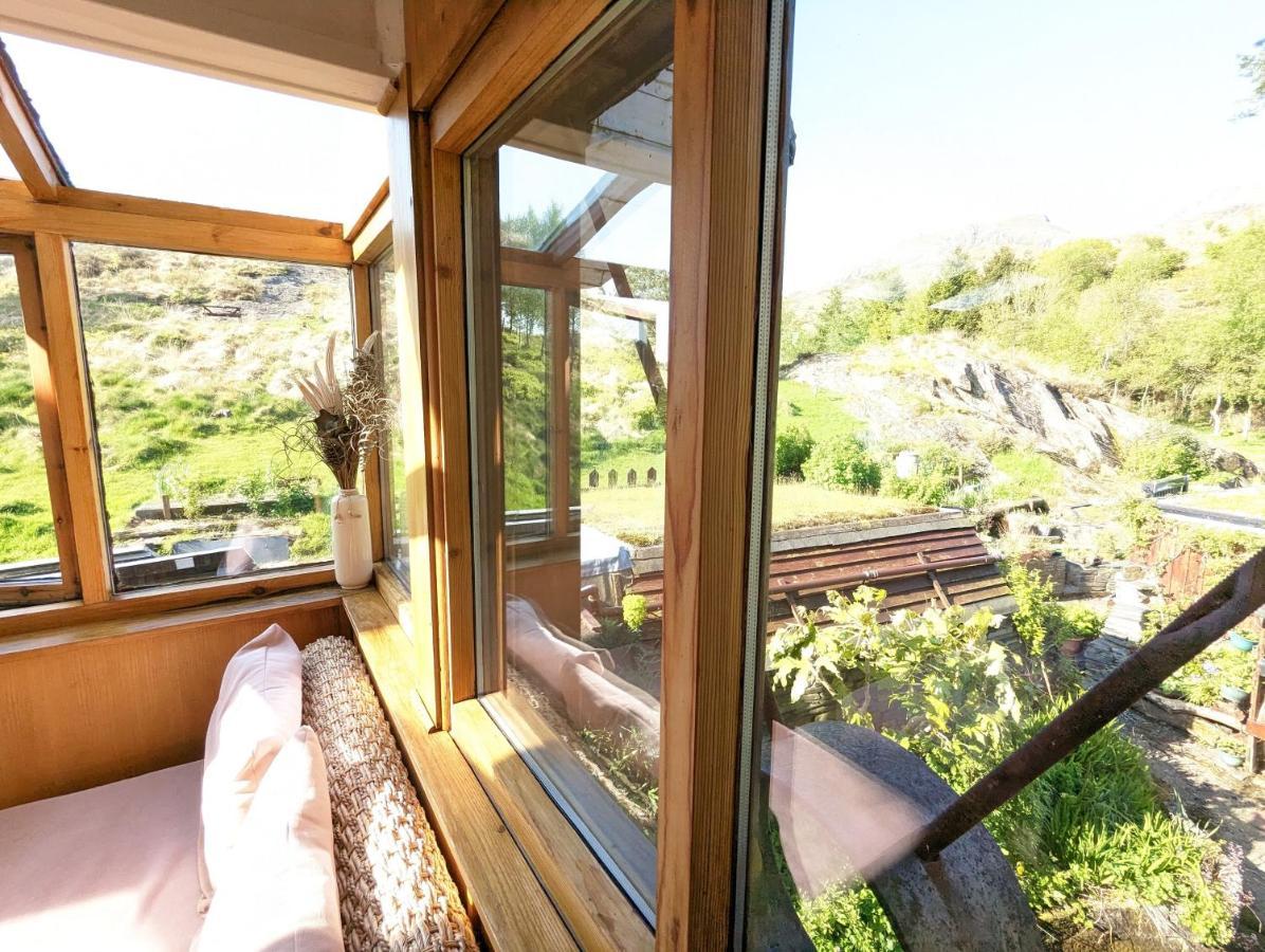 Bryn Elltyd Eco House Pensionat Blaenau Ffestiniog Exteriör bild