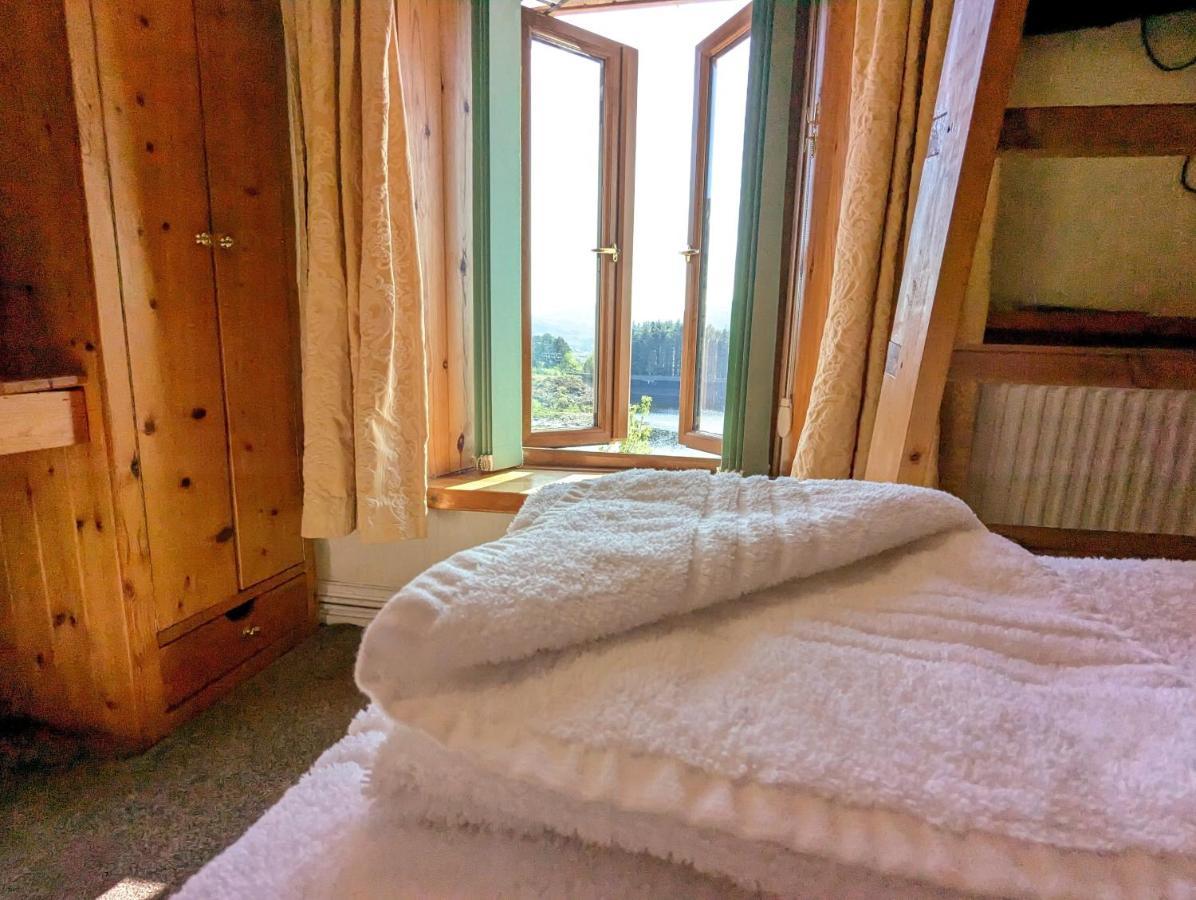 Bryn Elltyd Eco House Pensionat Blaenau Ffestiniog Exteriör bild