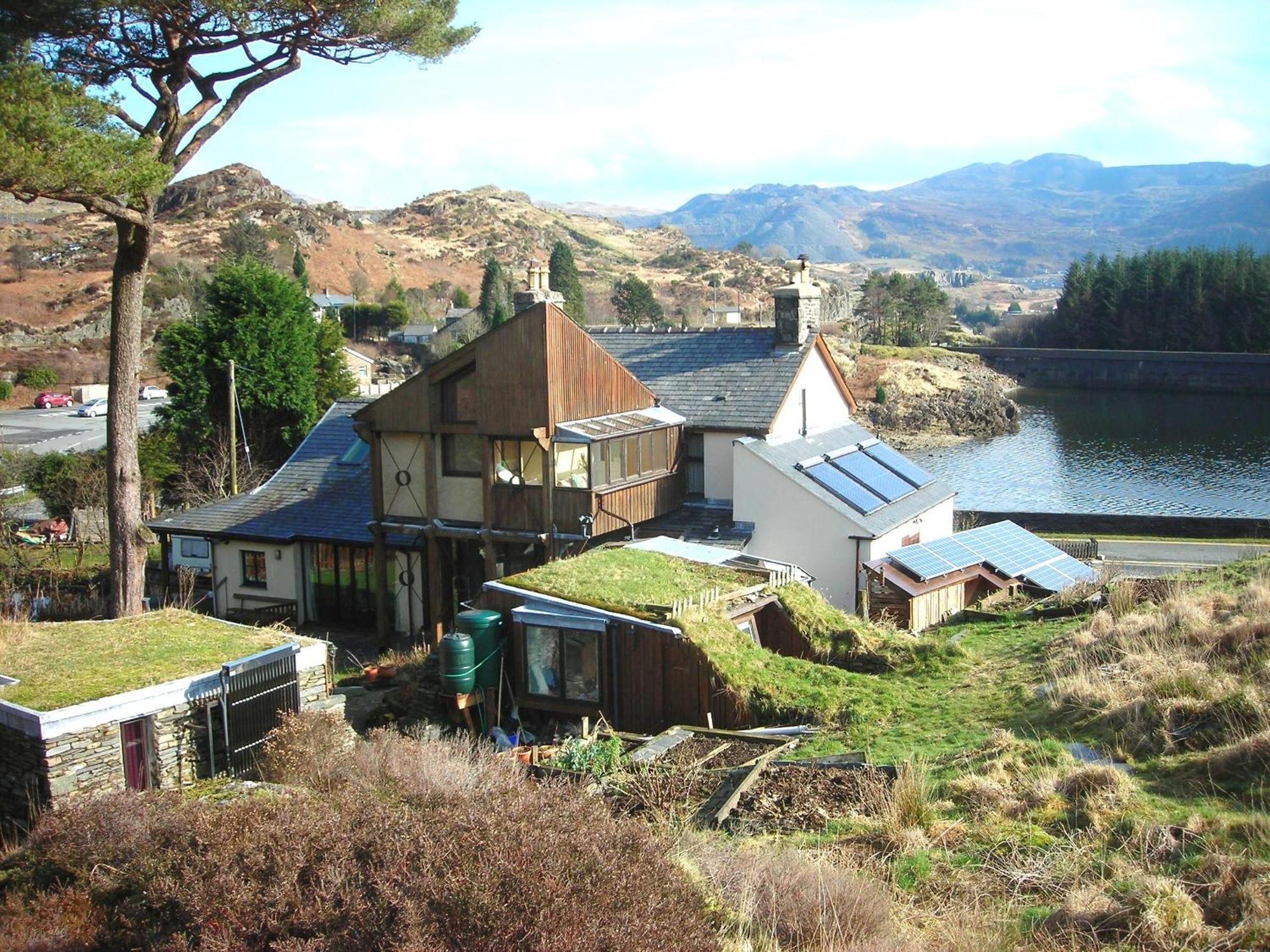 Bryn Elltyd Eco House Pensionat Blaenau Ffestiniog Exteriör bild