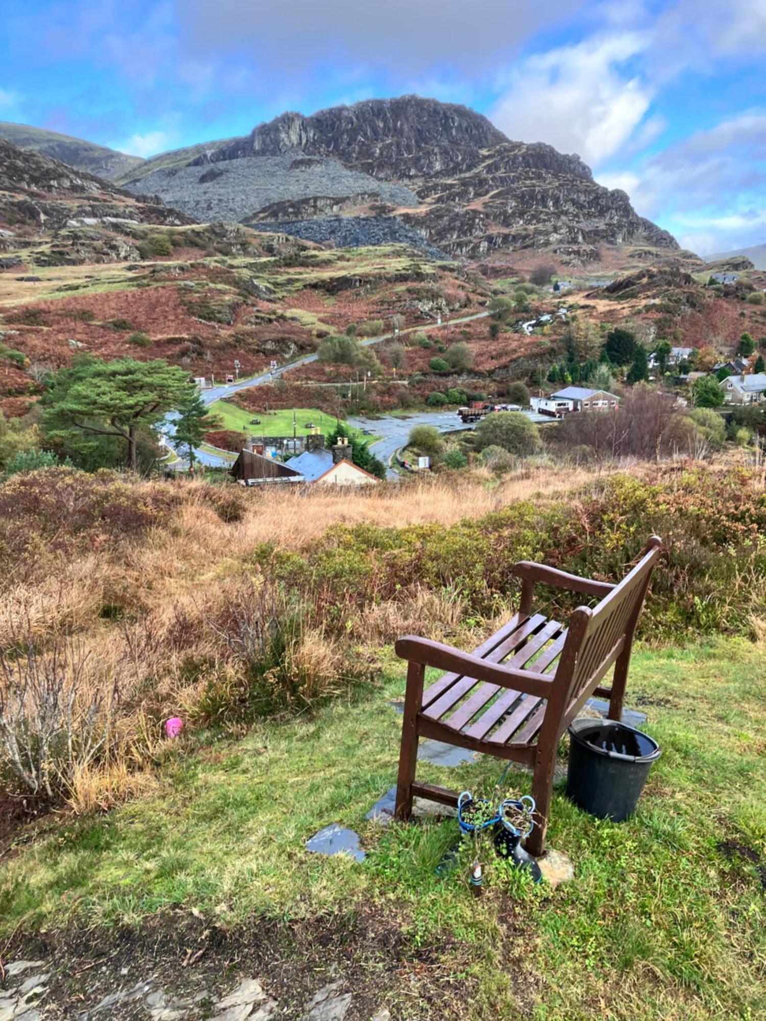 Bryn Elltyd Eco House Pensionat Blaenau Ffestiniog Exteriör bild
