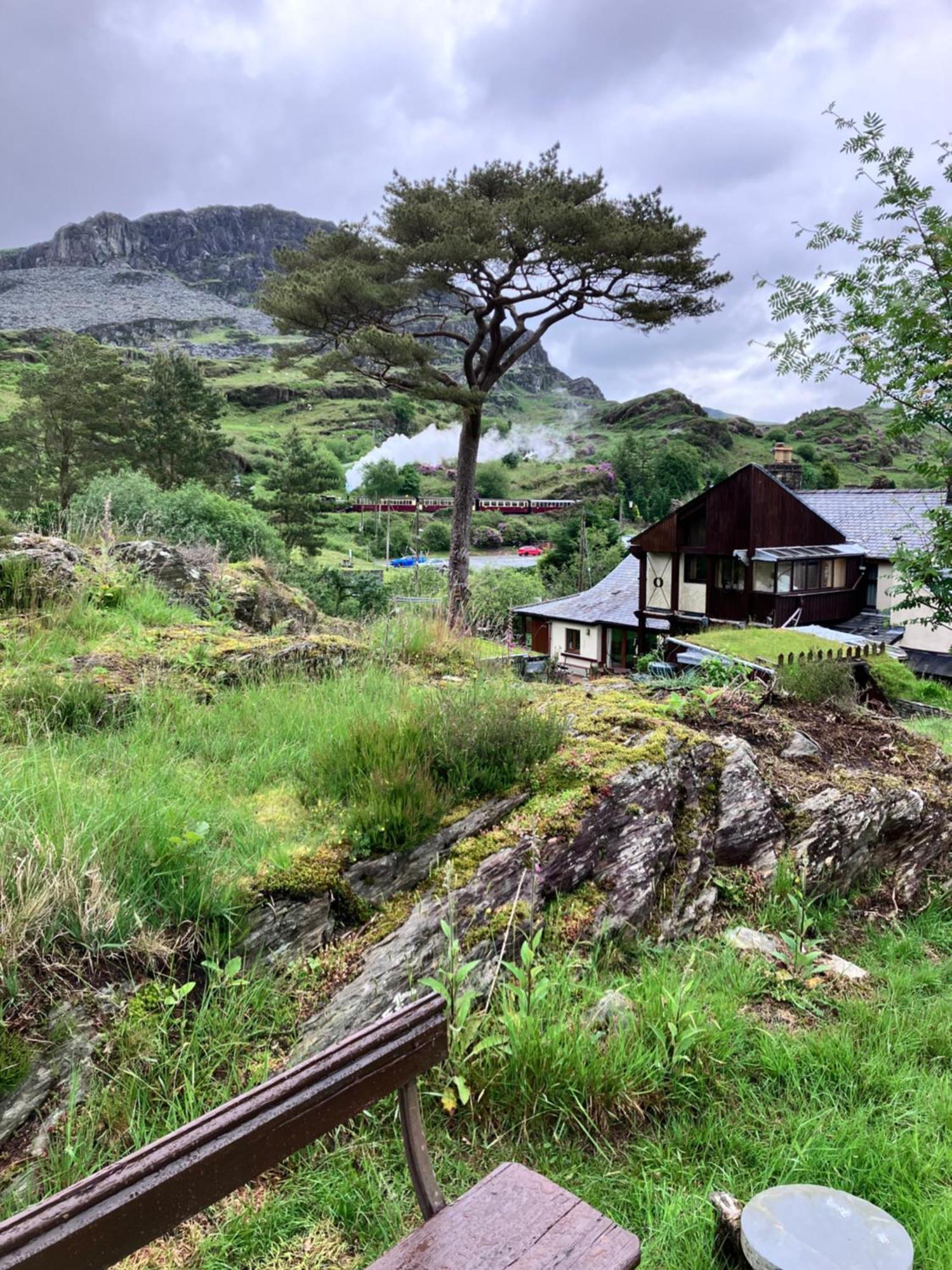 Bryn Elltyd Eco House Pensionat Blaenau Ffestiniog Exteriör bild