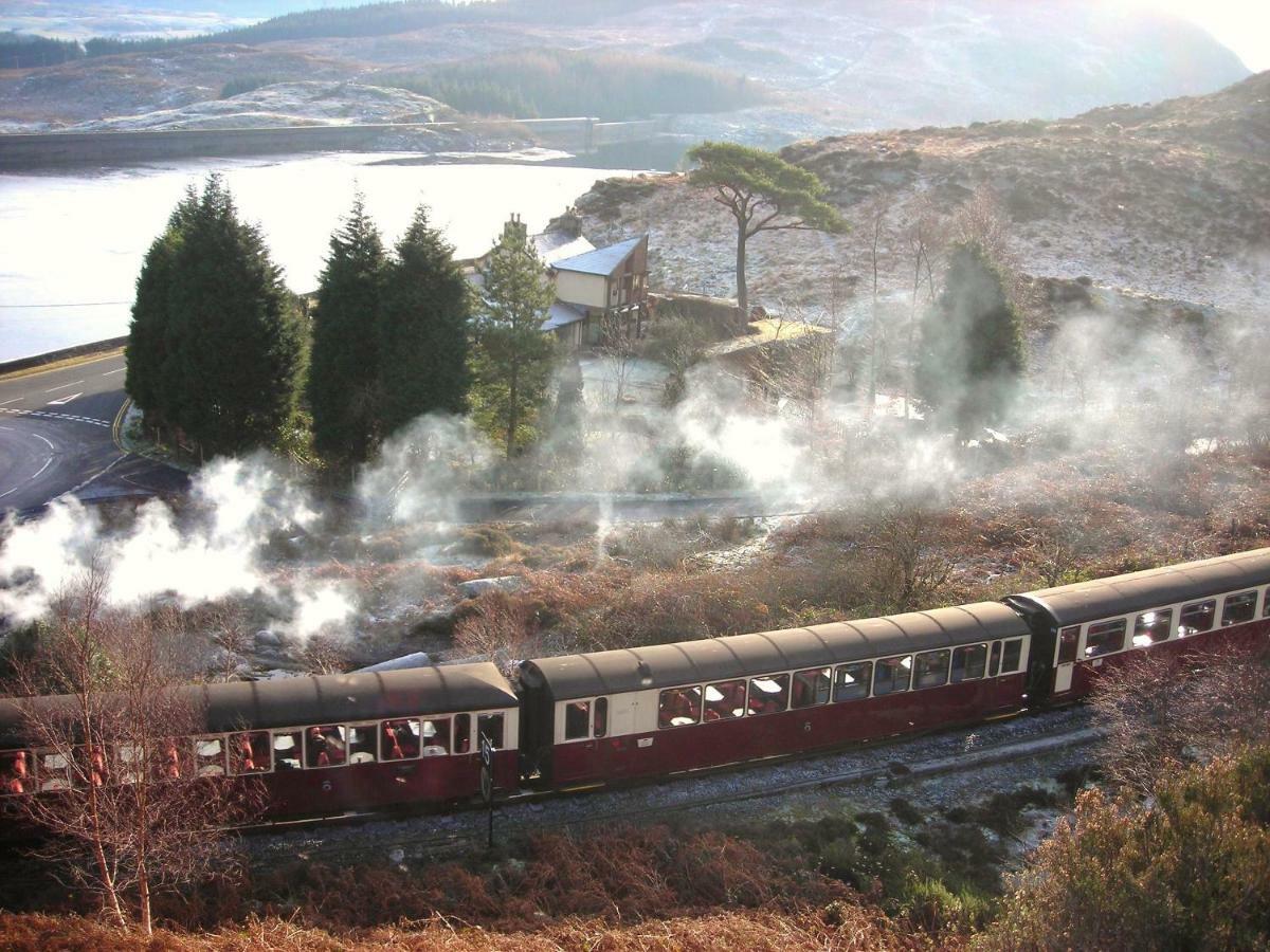 Bryn Elltyd Eco House Pensionat Blaenau Ffestiniog Exteriör bild