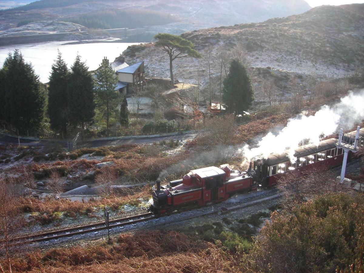 Bryn Elltyd Eco House Pensionat Blaenau Ffestiniog Exteriör bild