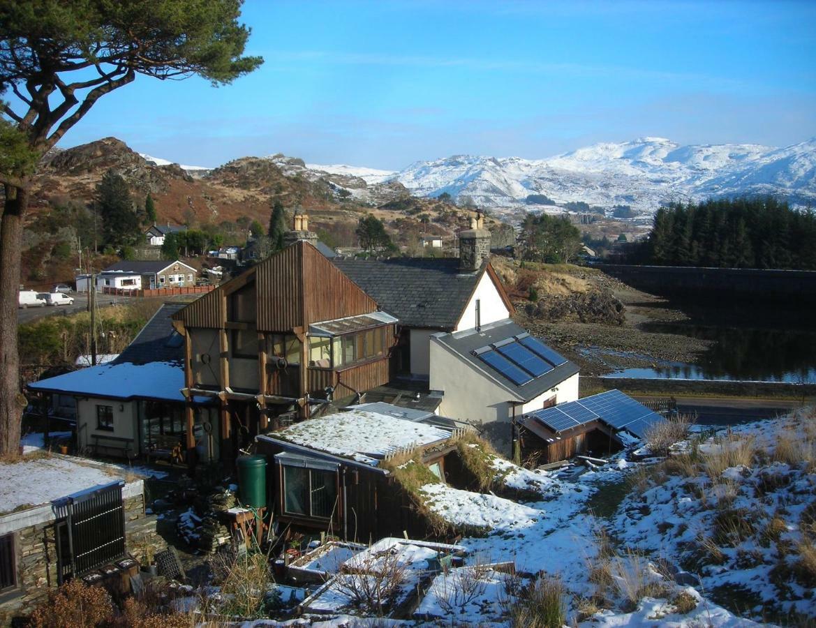 Bryn Elltyd Eco House Pensionat Blaenau Ffestiniog Exteriör bild